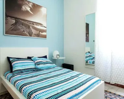 Küche; küchengeräte, holzboden, tageslicht, moderner stil