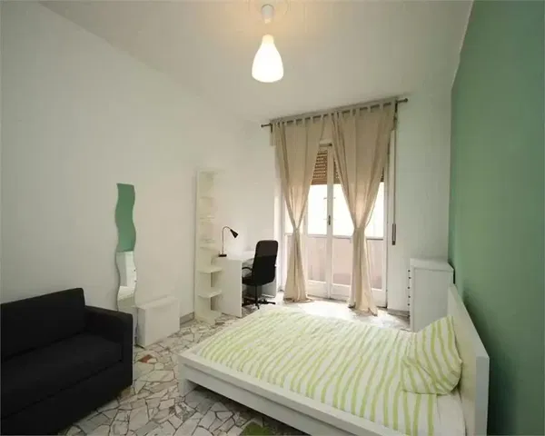 Küche; küchengeräte, holzboden, tageslicht, moderner stil