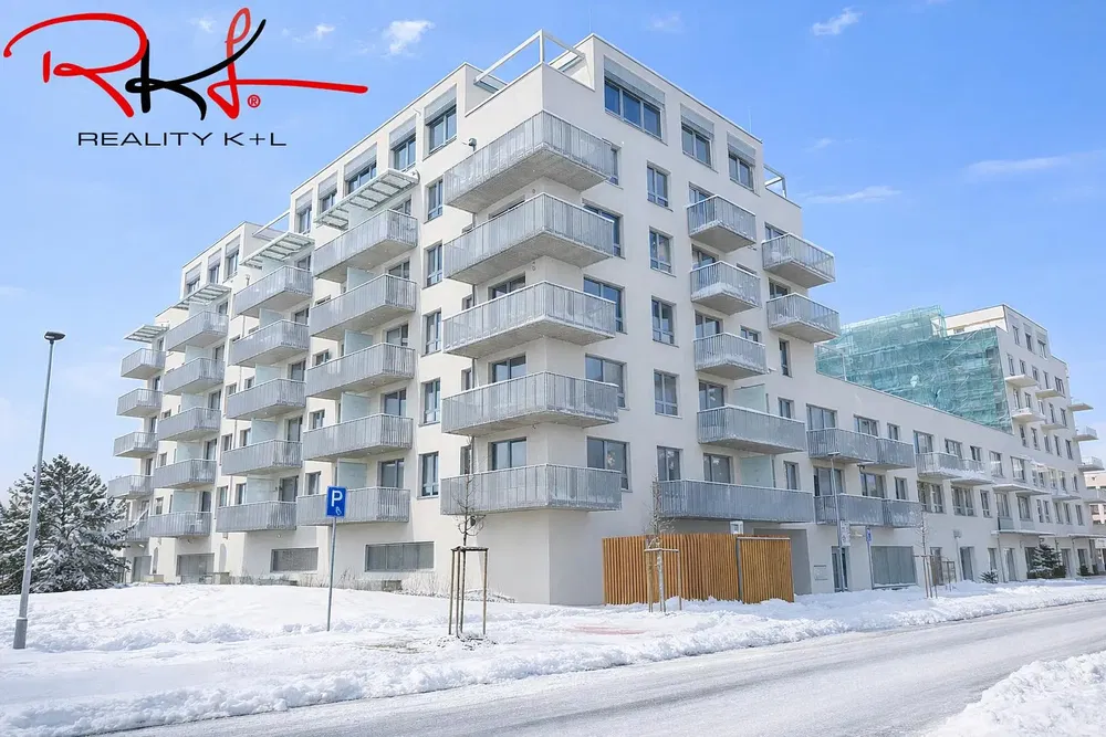 Кухня; кухненски уреди, дървен под, естествена светлина, модерен стил