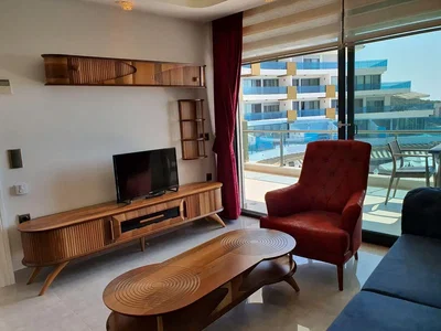 مطبخ; أجهزة المطبخ, أرضية خشبية, ضوء طبيعي, أسلوب عصري