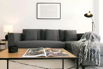 Cuisine; électroménager, parquet, lumière naturelle, style moderne