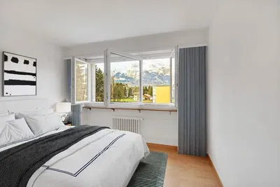 Küche; küchengeräte, holzboden, tageslicht, moderner stil