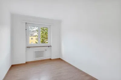 Wohnzimmer; holzboden, tageslicht, moderner stil