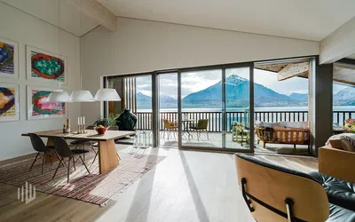 Küche; küchengeräte, holzboden, tageslicht, moderner stil