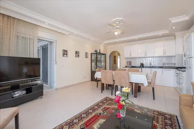 Хол; дървен под, естествена светлина, модерен стил