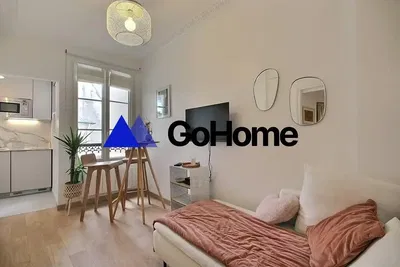 Dnevni boravak; drveni pod, prirodna svjetlost, moderan stil