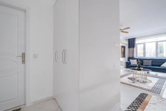 مطبخ; أجهزة المطبخ, أرضية خشبية, ضوء طبيعي, أسلوب عصري