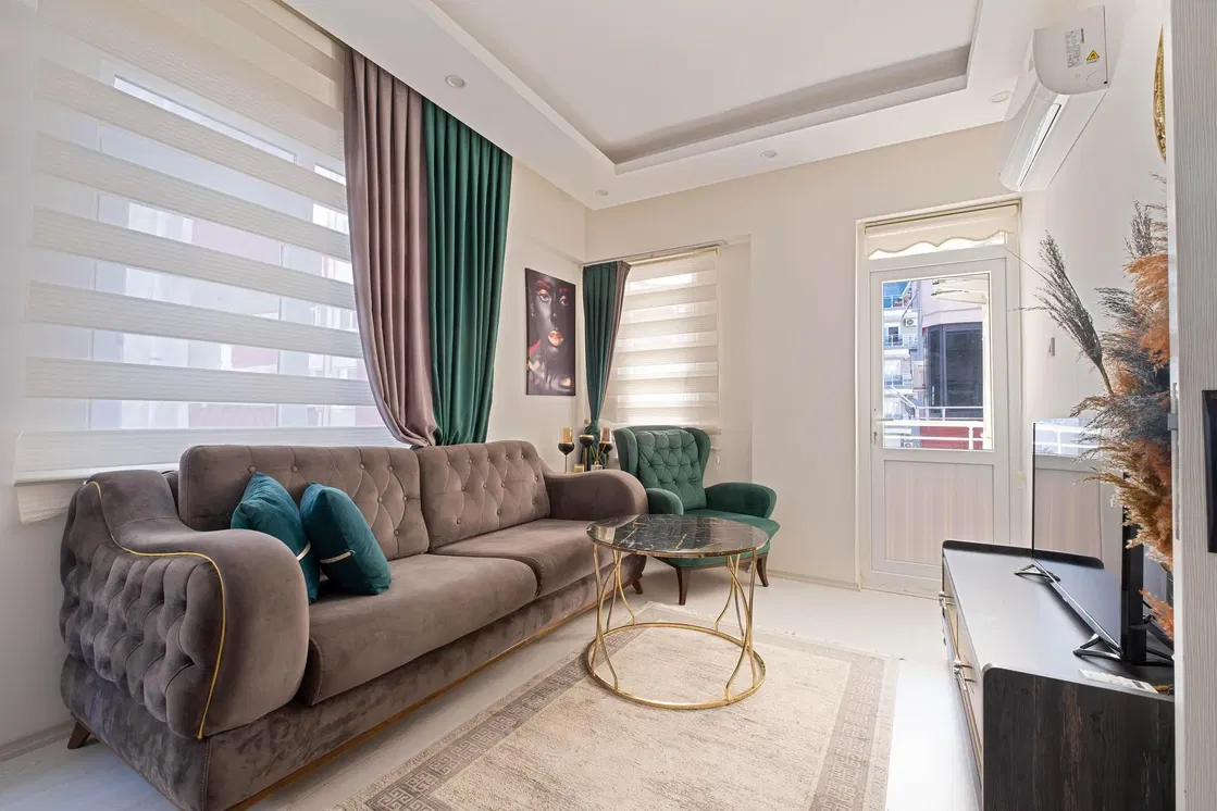 Salon; parquet, lumière naturelle, style moderne