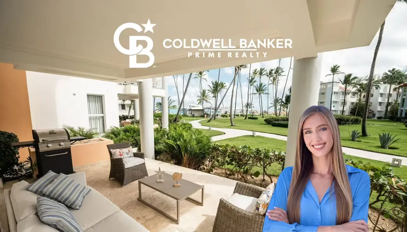 Kitchen; kitchen appliances, wood floor, natural light, modern style