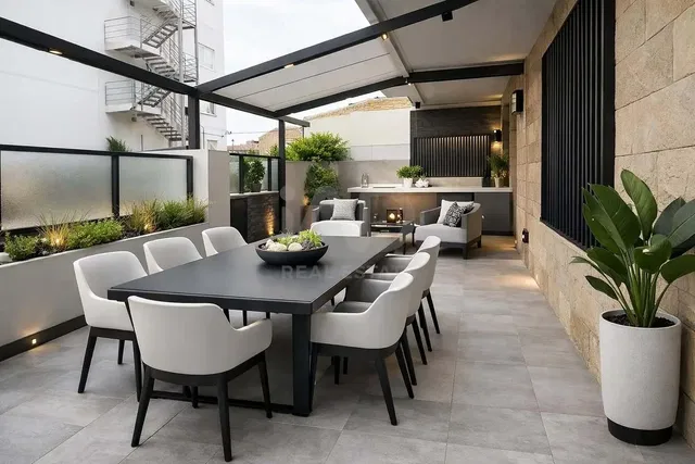 Woonkamer; houten vloer, natuurlijk licht, moderne stijl