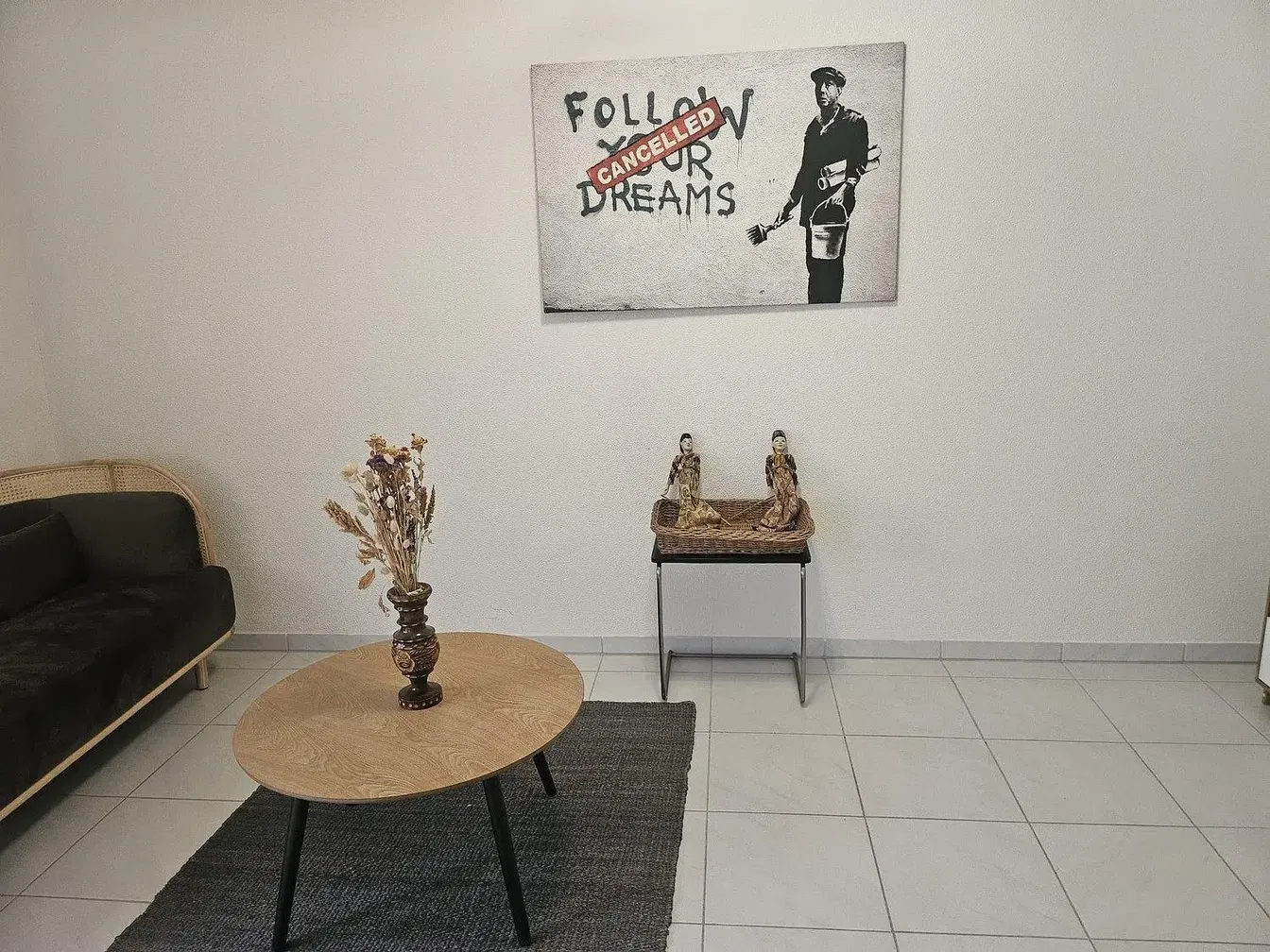 Küche; küchengeräte, holzboden, tageslicht, moderner stil