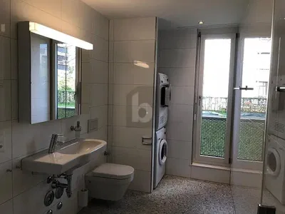 Wohnzimmer; holzboden, tageslicht, moderner stil