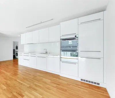 Wohnzimmer; holzboden, tageslicht, moderner stil