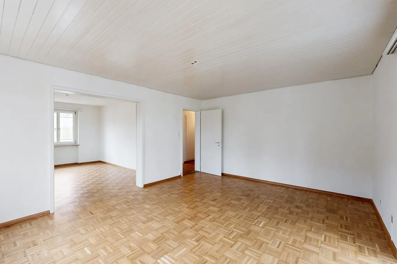 Cuisine; électroménager, parquet, lumière naturelle, style moderne