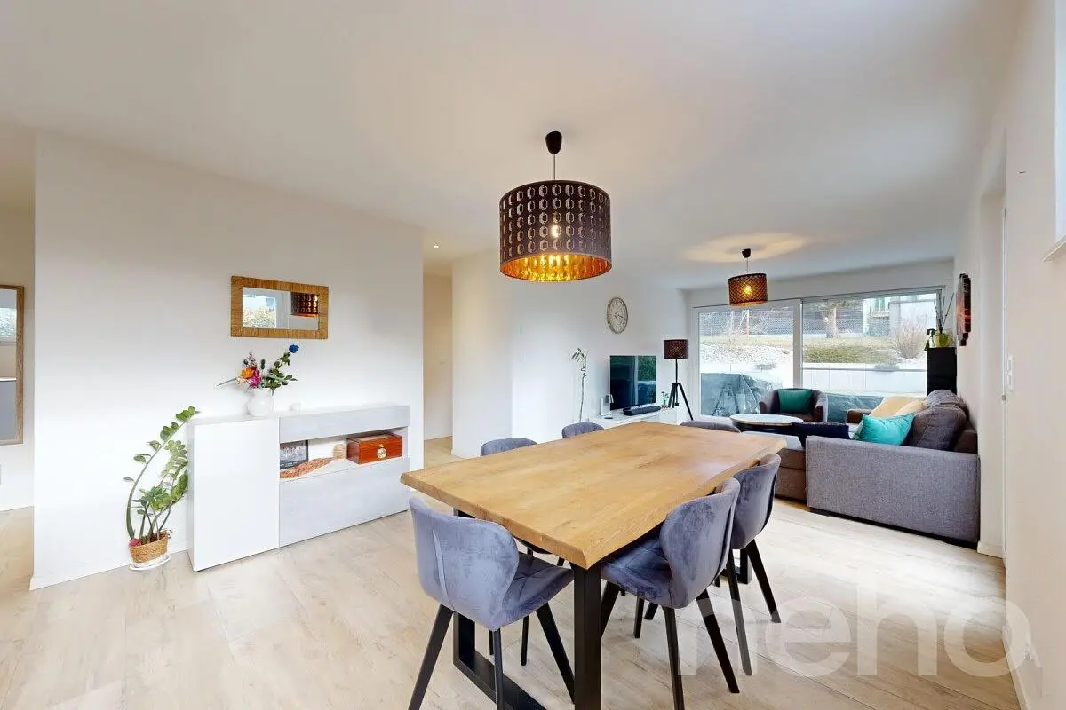 Cuisine; électroménager, parquet, lumière naturelle, style moderne