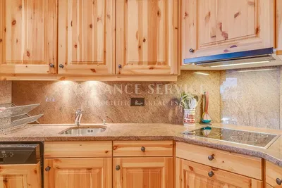 Wohnzimmer; holzboden, tageslicht, moderner stil