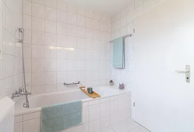 Dnevna soba; drveni pod, prirodno svjetlo, moderni stil