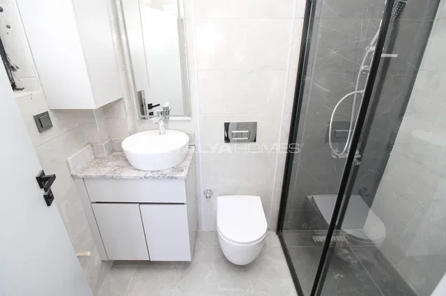 مطبخ; أجهزة المطبخ, أرضية خشبية, ضوء طبيعي, أسلوب عصري