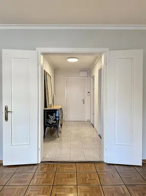 Dnevna soba; drveni pod, prirodno svjetlo, moderni stil