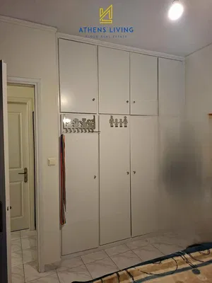 Cuisine; électroménager, parquet, lumière naturelle, style moderne