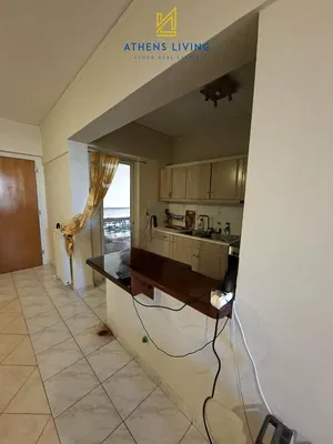 Cuisine; électroménager, parquet, lumière naturelle, style moderne