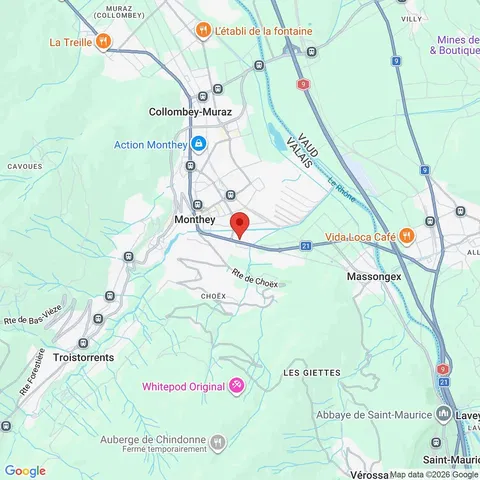 Küche; küchengeräte, holzboden, tageslicht, moderner stil