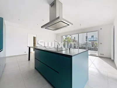 Wohnzimmer; holzboden, tageslicht, moderner stil