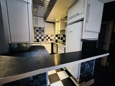 Living room; wood floor, natural light, modern style