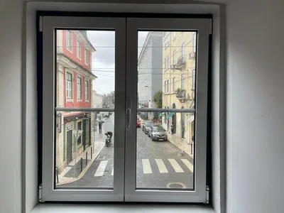 Cuisine; électroménager, parquet, lumière naturelle, style moderne