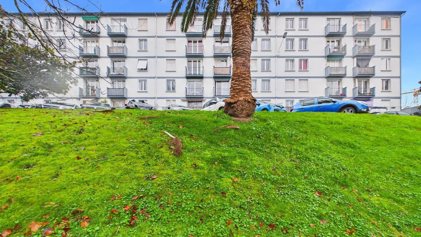 Cuisine; électroménager, parquet, lumière naturelle, style moderne