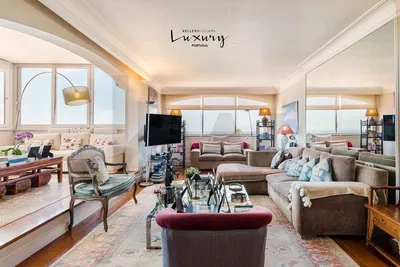 Küche; küchengeräte, holzboden, tageslicht, moderner stil