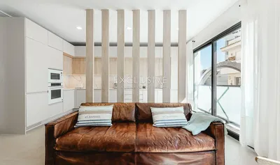 Cuisine; électroménager, parquet, lumière naturelle, style moderne