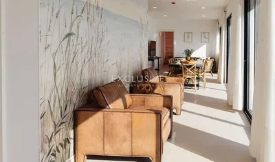 Cuisine; électroménager, parquet, lumière naturelle, style moderne