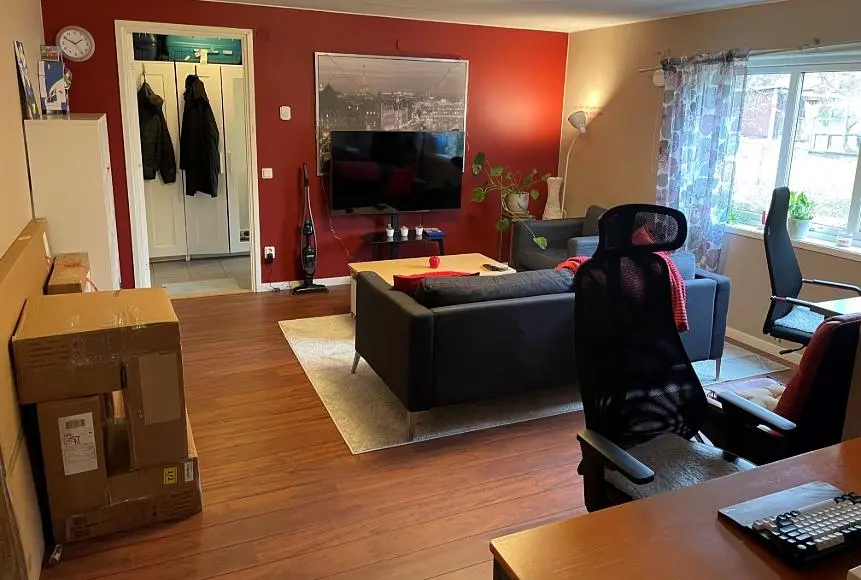 Cuisine; électroménager, parquet, lumière naturelle, style moderne