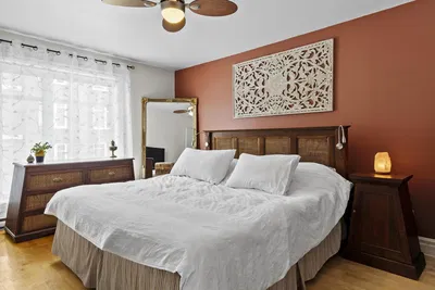 Living room; wood floor, natural light, modern style