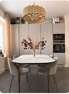 Cuisine; électroménager, parquet, lumière naturelle, style moderne