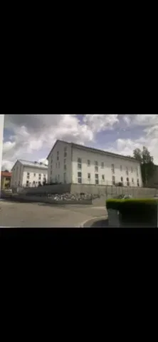 Cuisine; électroménager, parquet, lumière naturelle, style moderne