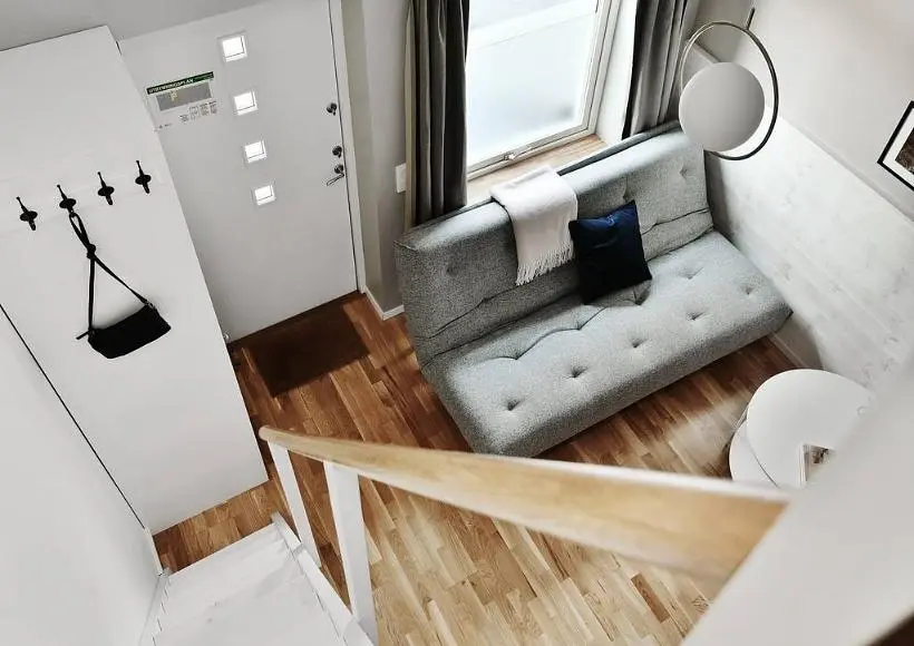 Cuisine; électroménager, parquet, lumière naturelle, style moderne