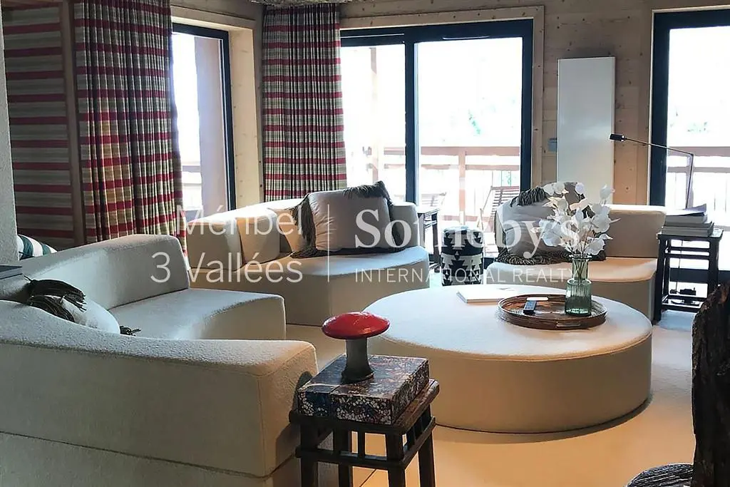 Wohnzimmer; holzboden, tageslicht, moderner stil