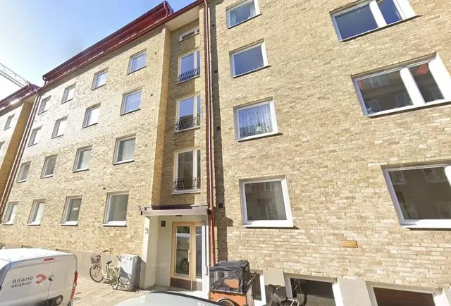 Cuisine; électroménager, parquet, lumière naturelle, style moderne