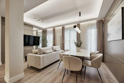 Küche; küchengeräte, holzboden, tageslicht, moderner stil