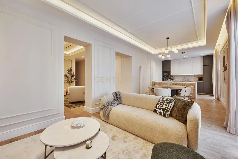 Küche; küchengeräte, holzboden, tageslicht, moderner stil