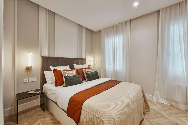 Küche; küchengeräte, holzboden, tageslicht, moderner stil