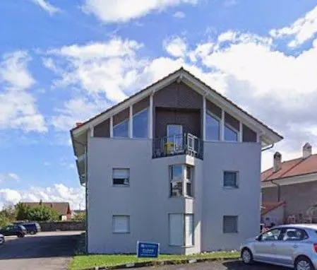 Küche; küchengeräte, holzboden, tageslicht, moderner stil