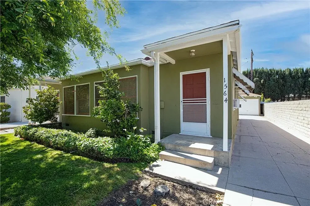 Cuisine; électroménager, parquet, lumière naturelle, style moderne