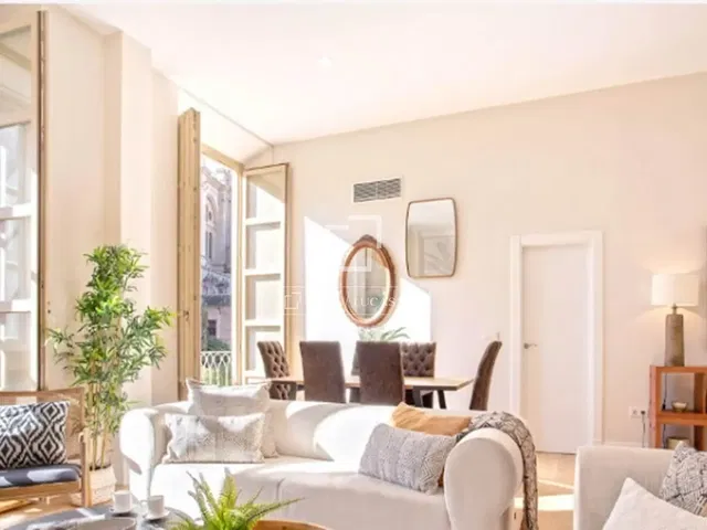 Wohnzimmer; holzboden, tageslicht, moderner stil