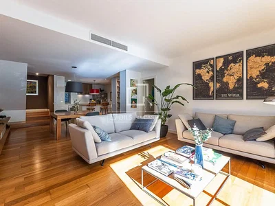 مطبخ; أجهزة المطبخ, أرضية خشبية, ضوء طبيعي, أسلوب عصري