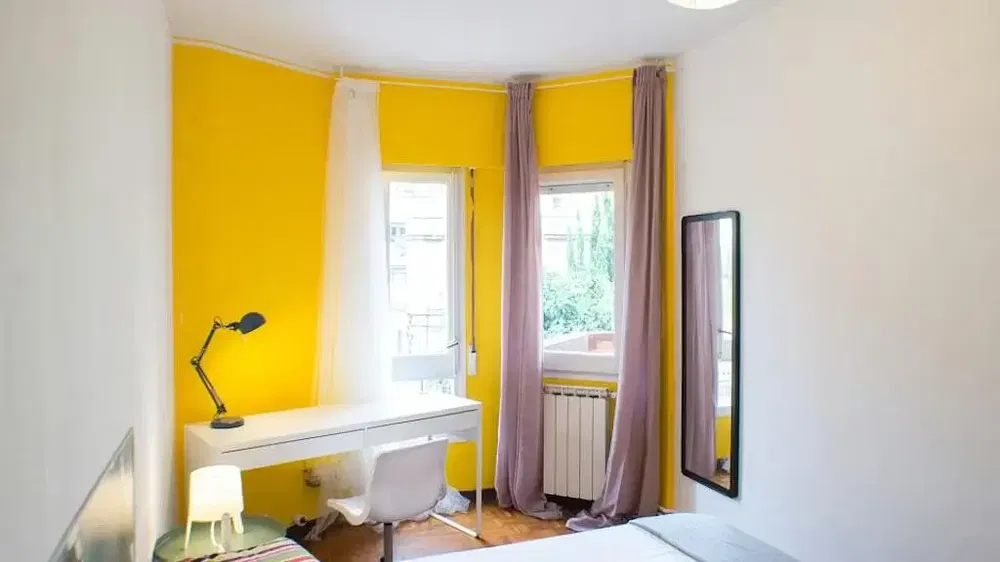 Küche; küchengeräte, holzboden, tageslicht, moderner stil