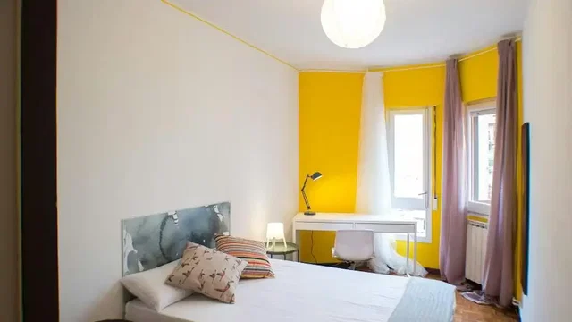 Cuisine; électroménager, parquet, lumière naturelle, style moderne