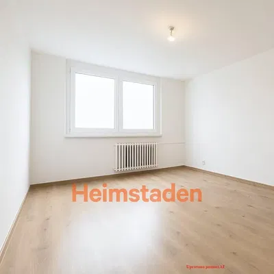 Кухня; кухненски уреди, дървен под, естествена светлина, модерен стил